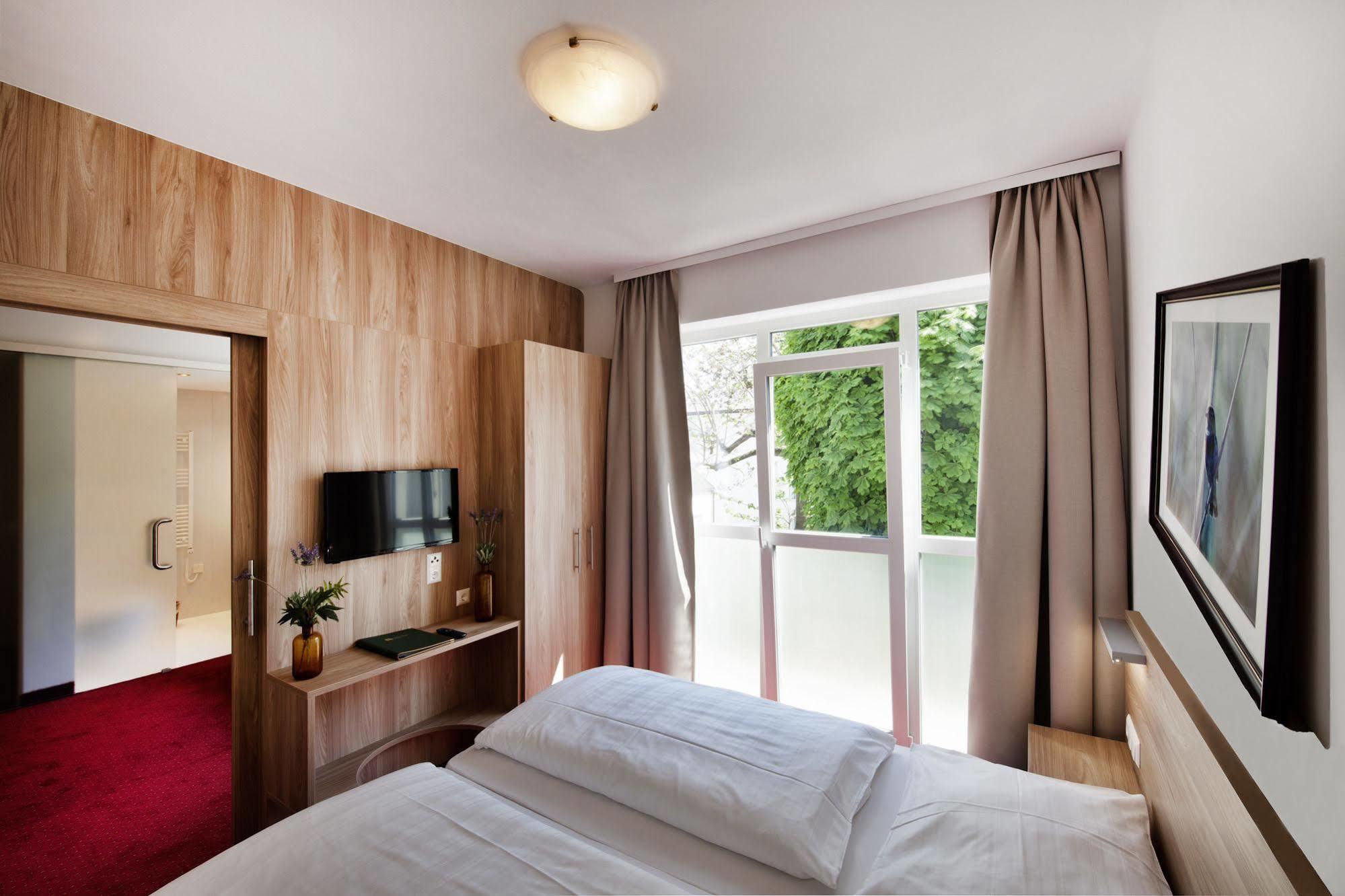 Hotel Zur Post Илмиц Екстериор снимка