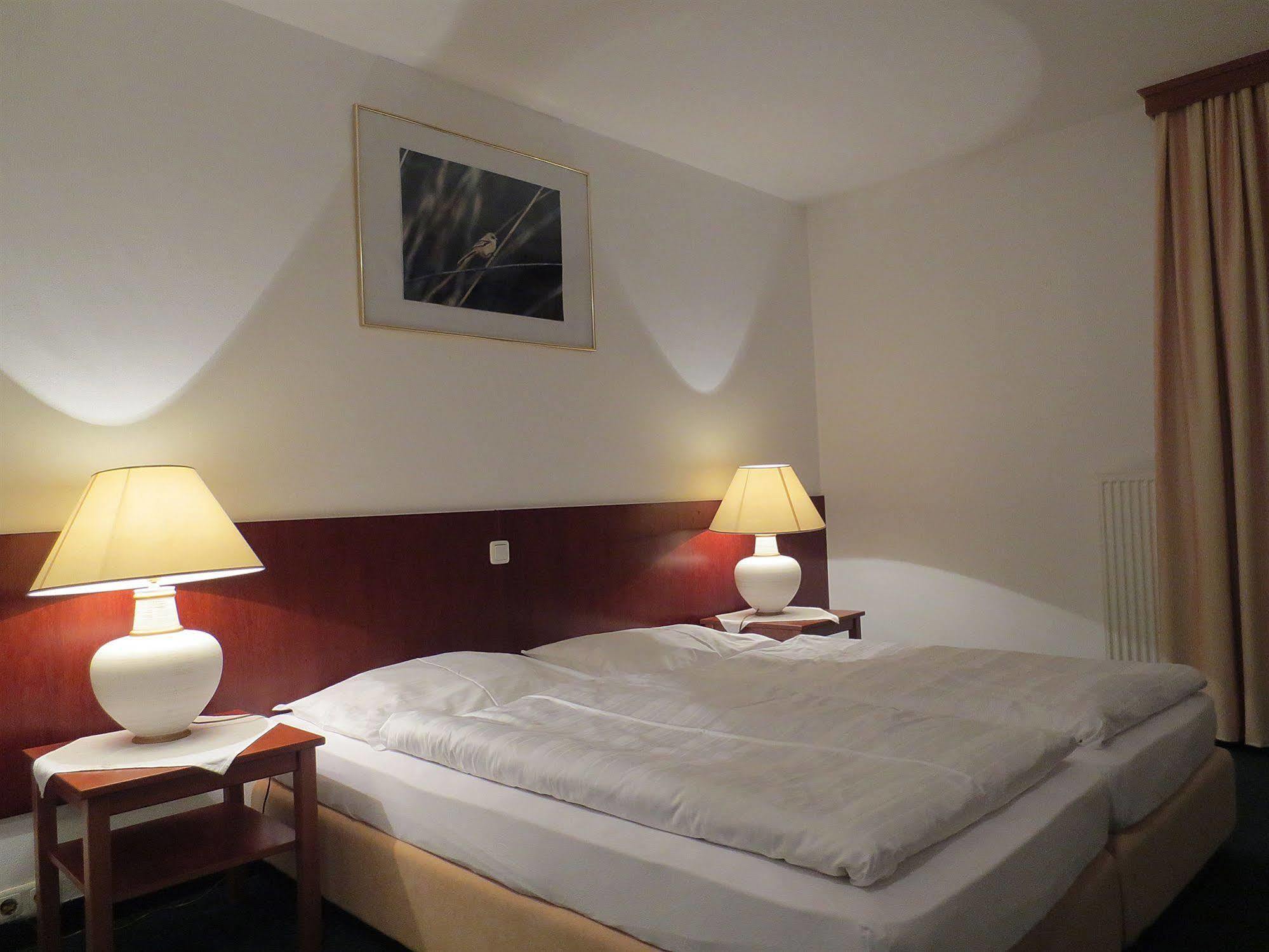Hotel Zur Post Илмиц Екстериор снимка